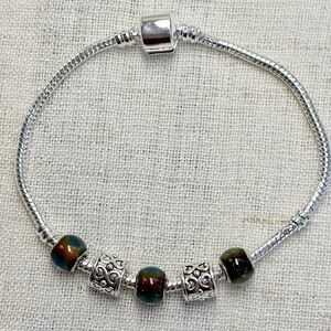 Unisex sterling silver bracelet w crystal glass”mood beads”,silver spacers.7.5”
